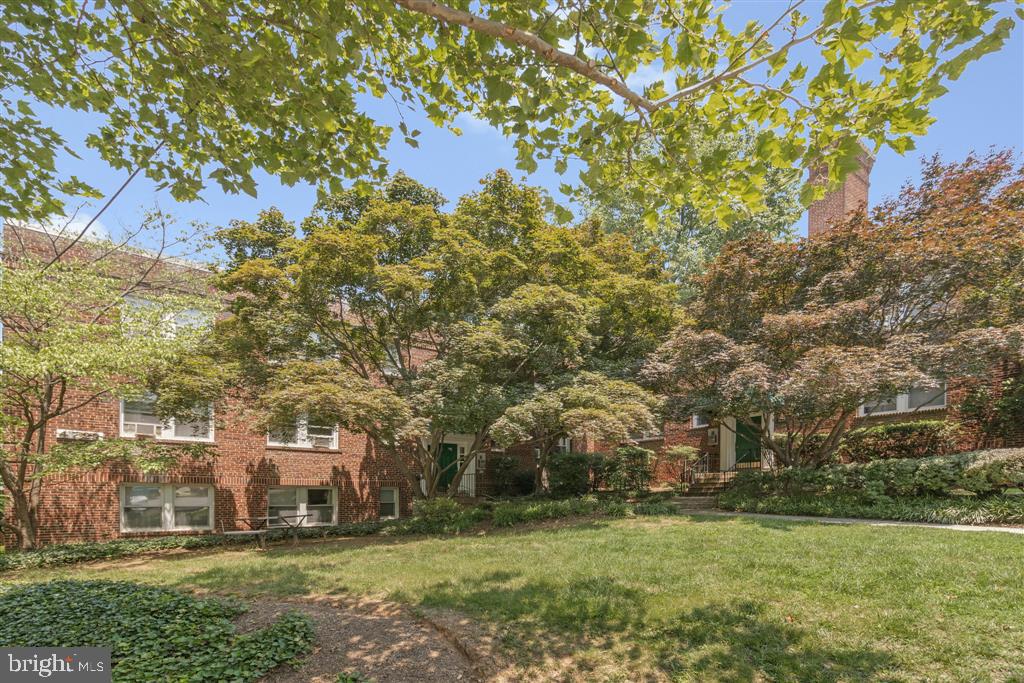 4027 BENTON ST NW #101, WASHINGTON, District Of Columbia 20007, ,1 BathroomBathrooms,Residential,For sale,4027 BENTON ST NW #101,DCDC2201638 MLS # DCDC2201638
