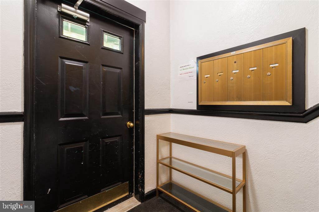 4027 BENTON ST NW #101, WASHINGTON, District Of Columbia 20007, ,1 BathroomBathrooms,Residential,For sale,4027 BENTON ST NW #101,DCDC2201638 MLS # DCDC2201638
