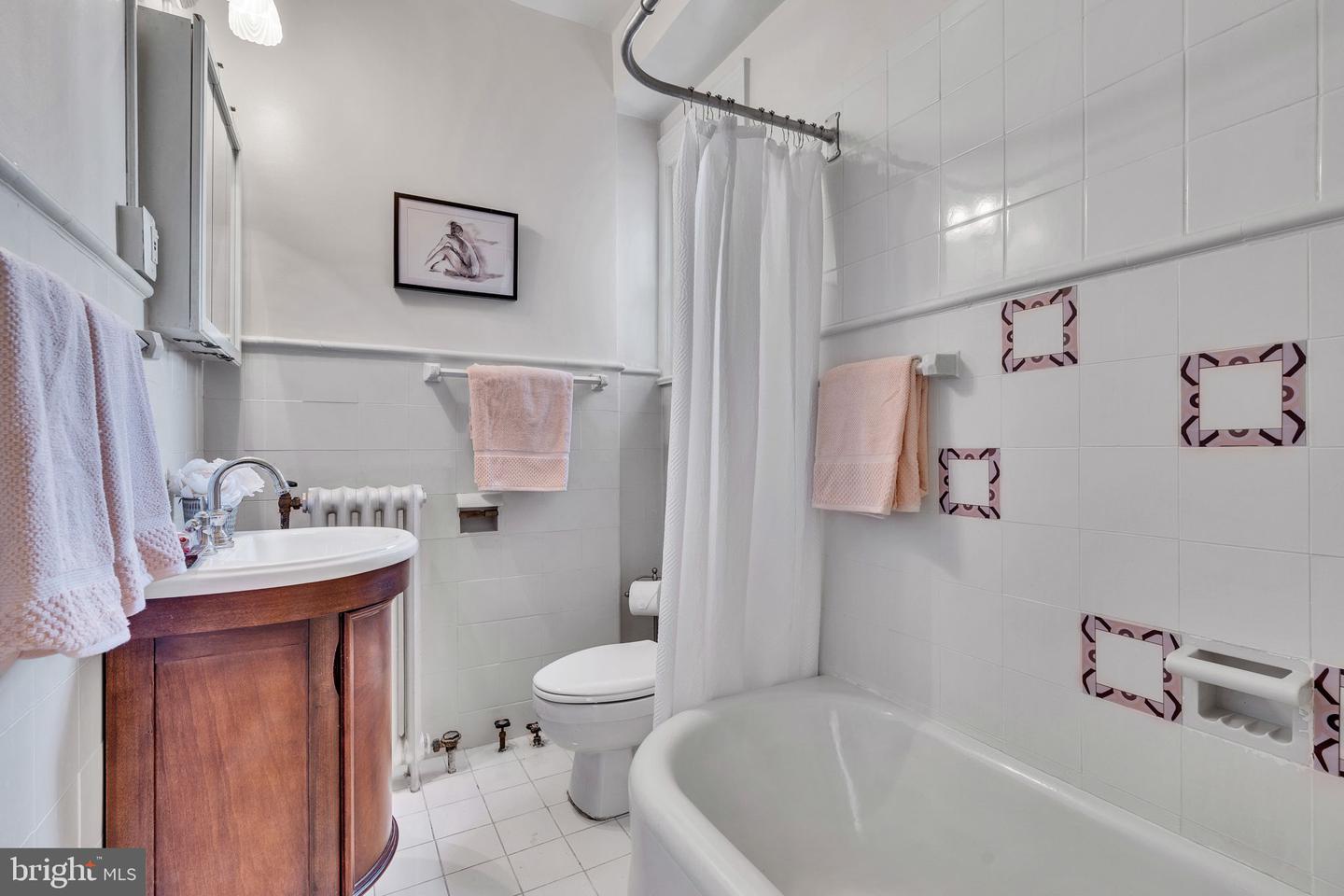 1026 16TH ST NW #505, WASHINGTON, District Of Columbia 20036, 1 Bedroom Bedrooms, ,1 BathroomBathrooms,Residential,For sale,1026 16TH ST NW #505,DCDC2201650 MLS # DCDC2201650