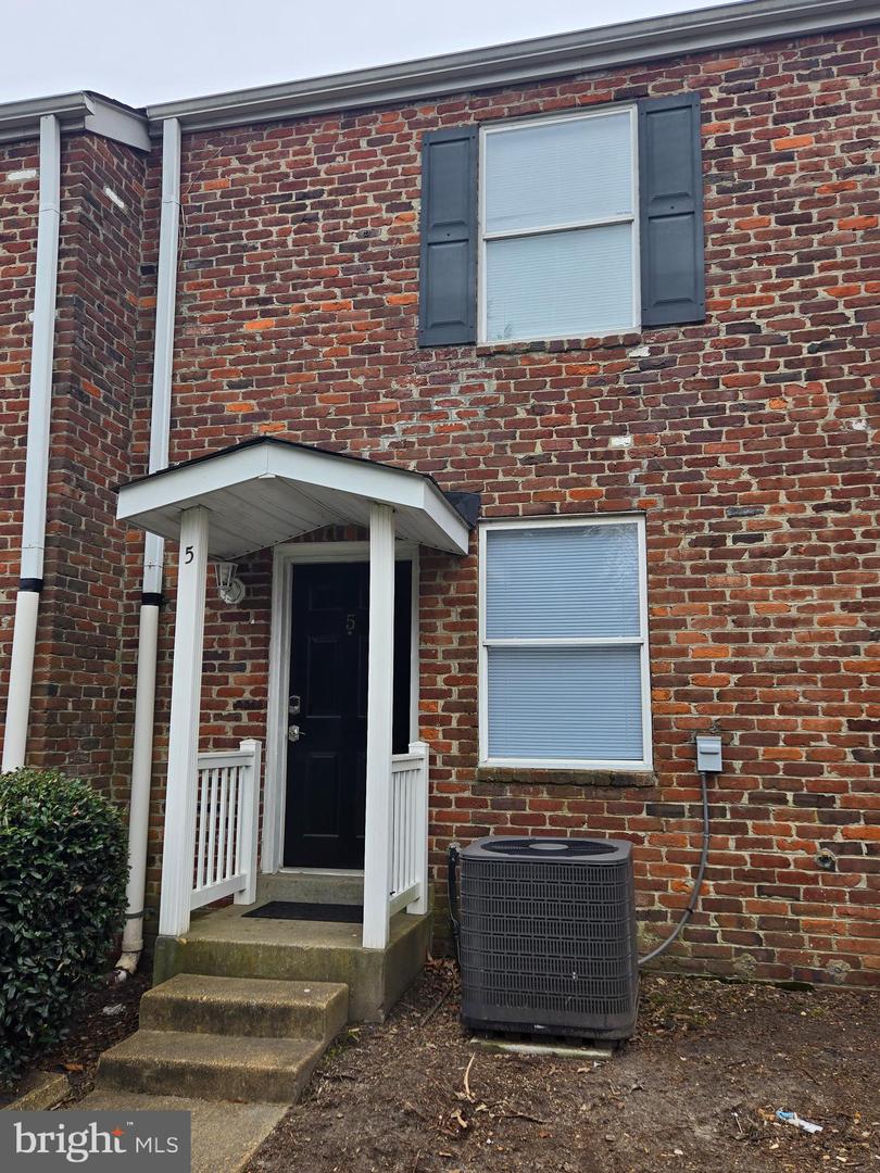 3510 E RICHMOND RD #U5, RICHMOND, Virginia 23223, 2 Bedrooms Bedrooms, 5 Rooms Rooms,1 BathroomBathrooms,Residential,For sale,3510 E RICHMOND RD #U5,VARC2000676 MLS # VARC2000676