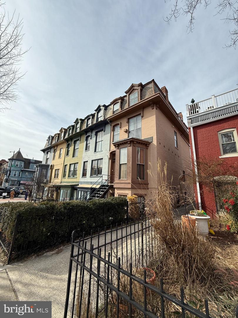 2008 17TH ST NW, WASHINGTON, District Of Columbia 20009, 4 Bedrooms Bedrooms, ,3 BathroomsBathrooms,Residential,For sale,2008 17TH ST NW,DCDC2201686 MLS # DCDC2201686