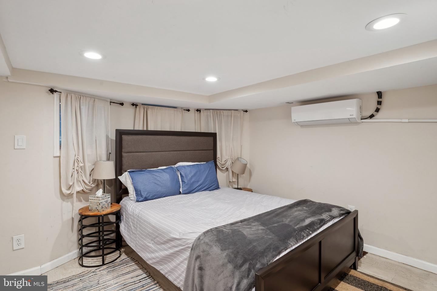 1029 G ST NE, WASHINGTON, District Of Columbia 20002, 4 Bedrooms Bedrooms, ,2 BathroomsBathrooms,Residential,For sale,1029 G ST NE,DCDC2185070 MLS # DCDC2185070