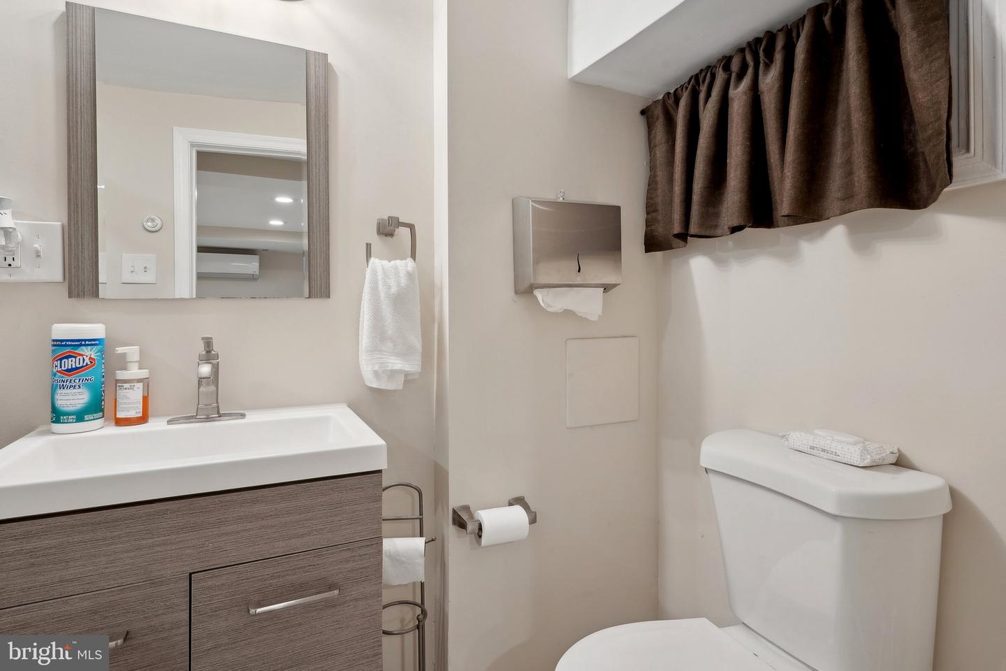 1029 G ST NE, WASHINGTON, District Of Columbia 20002, 4 Bedrooms Bedrooms, ,2 BathroomsBathrooms,Residential,For sale,1029 G ST NE,DCDC2185070 MLS # DCDC2185070