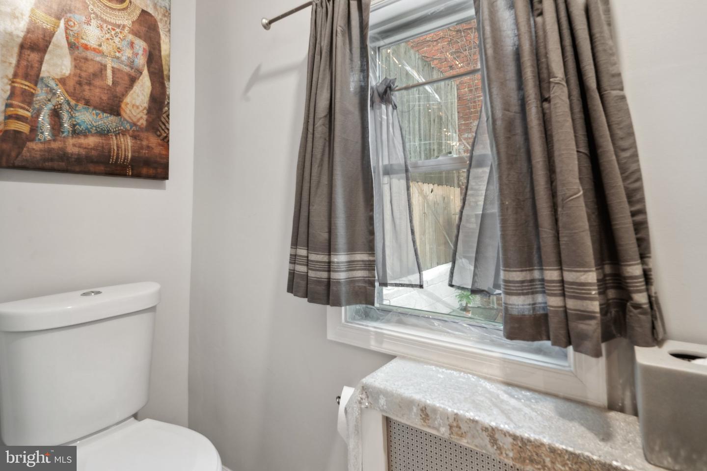 1029 G ST NE, WASHINGTON, District Of Columbia 20002, 4 Bedrooms Bedrooms, ,2 BathroomsBathrooms,Residential,For sale,1029 G ST NE,DCDC2185070 MLS # DCDC2185070