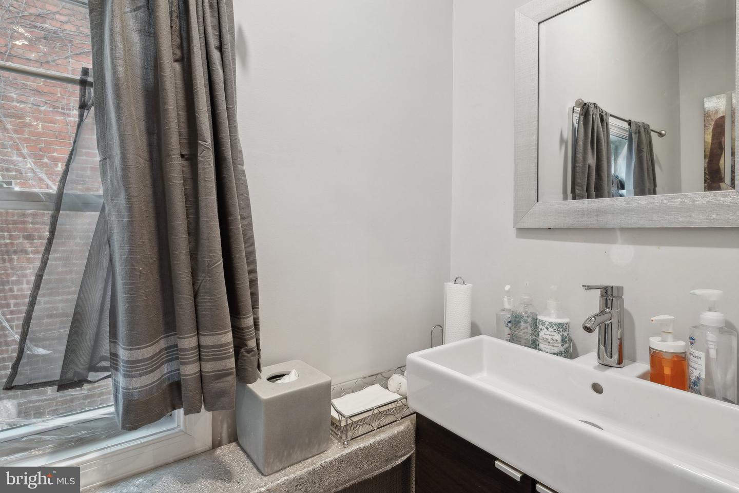 1029 G ST NE, WASHINGTON, District Of Columbia 20002, 4 Bedrooms Bedrooms, ,2 BathroomsBathrooms,Residential,For sale,1029 G ST NE,DCDC2185070 MLS # DCDC2185070
