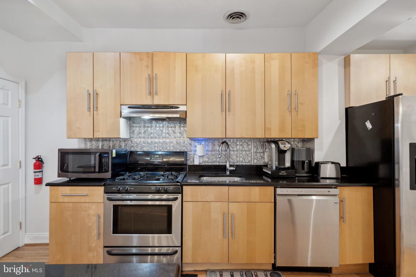 1029 G ST NE, WASHINGTON, District Of Columbia 20002, 4 Bedrooms Bedrooms, ,2 BathroomsBathrooms,Residential,For sale,1029 G ST NE,DCDC2185070 MLS # DCDC2185070