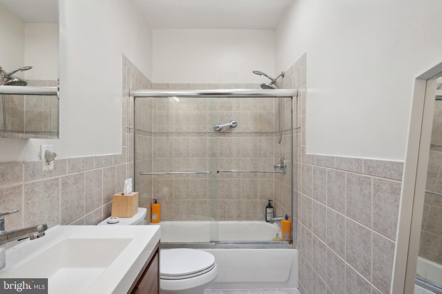 1029 G ST NE, WASHINGTON, District Of Columbia 20002, 4 Bedrooms Bedrooms, ,2 BathroomsBathrooms,Residential,For sale,1029 G ST NE,DCDC2185070 MLS # DCDC2185070