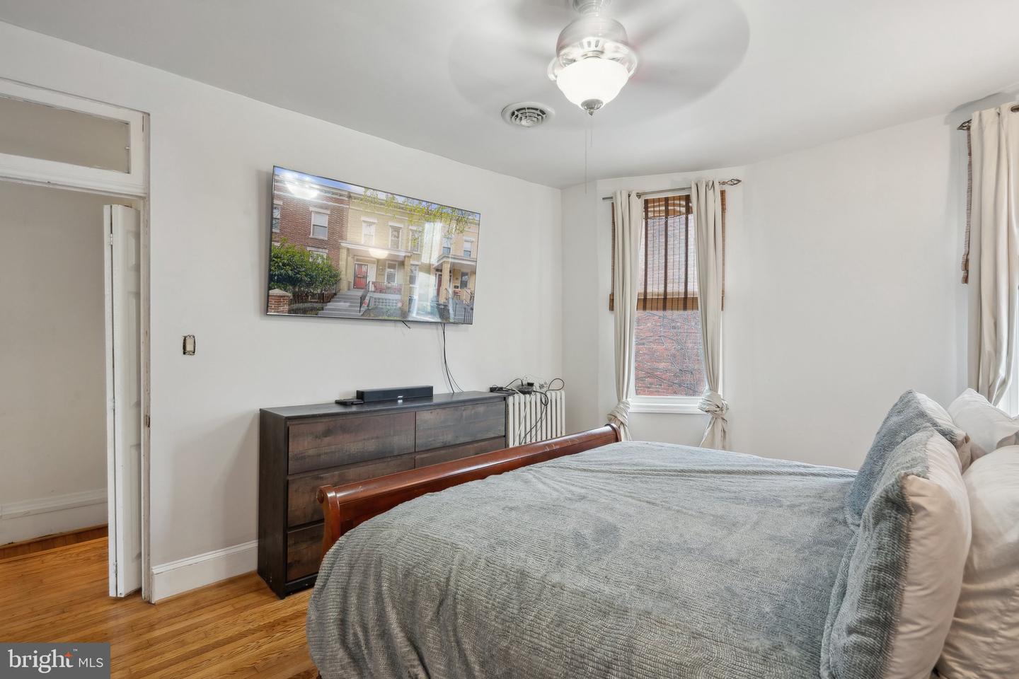 1029 G ST NE, WASHINGTON, District Of Columbia 20002, 4 Bedrooms Bedrooms, ,2 BathroomsBathrooms,Residential,For sale,1029 G ST NE,DCDC2185070 MLS # DCDC2185070