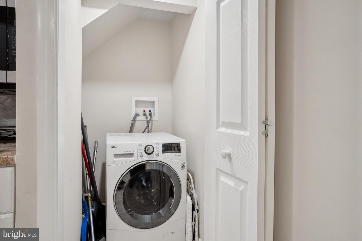 1029 G ST NE, WASHINGTON, District Of Columbia 20002, 4 Bedrooms Bedrooms, ,2 BathroomsBathrooms,Residential,For sale,1029 G ST NE,DCDC2185070 MLS # DCDC2185070