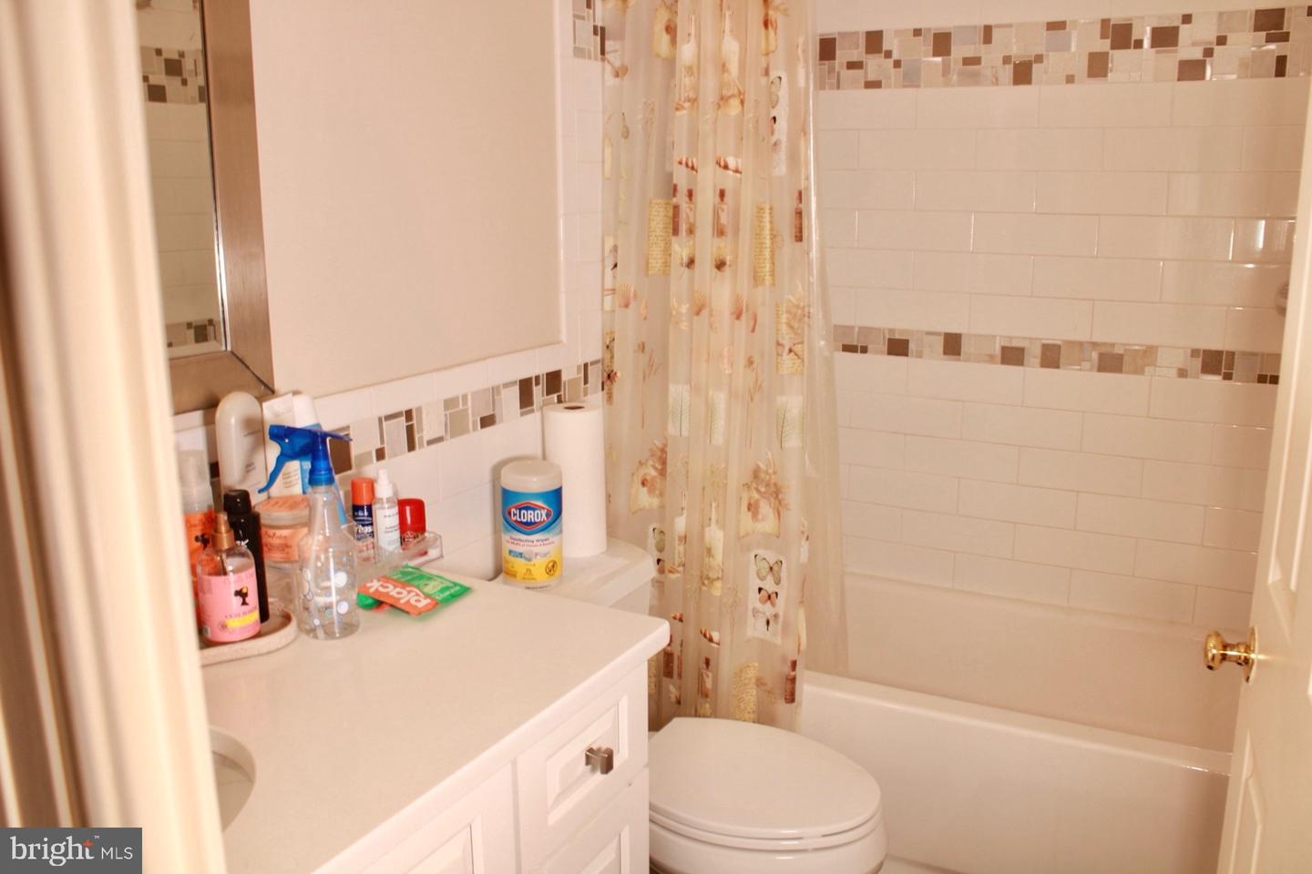 45610 IRON HORSE TER, STERLING, Virginia 20166, 3 Bedrooms Bedrooms, 3 Rooms Rooms,2 BathroomsBathrooms,Residential,For sale,45610 IRON HORSE TER,VALO2090112 MLS # VALO2090112