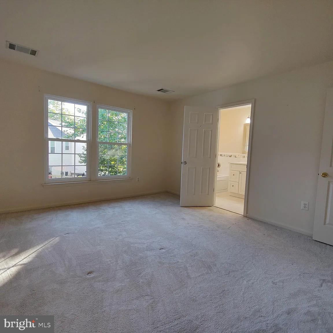 45610 IRON HORSE TER, STERLING, Virginia 20166, 3 Bedrooms Bedrooms, 3 Rooms Rooms,2 BathroomsBathrooms,Residential,For sale,45610 IRON HORSE TER,VALO2090112 MLS # VALO2090112