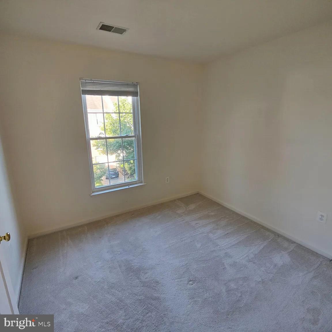 45610 IRON HORSE TER, STERLING, Virginia 20166, 3 Bedrooms Bedrooms, 3 Rooms Rooms,2 BathroomsBathrooms,Residential,For sale,45610 IRON HORSE TER,VALO2090112 MLS # VALO2090112