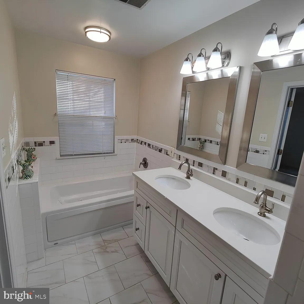 45610 IRON HORSE TER, STERLING, Virginia 20166, 3 Bedrooms Bedrooms, 3 Rooms Rooms,2 BathroomsBathrooms,Residential,For sale,45610 IRON HORSE TER,VALO2090112 MLS # VALO2090112