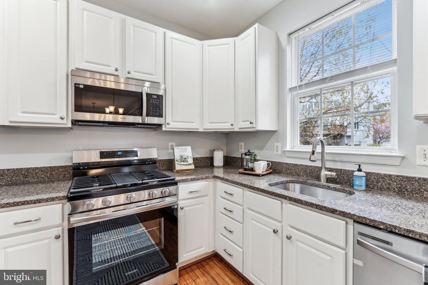 22376 MAISON CARREE SQ, ASHBURN, Virginia 20148, 3 Bedrooms Bedrooms, ,3 BathroomsBathrooms,Residential,For sale,22376 MAISON CARREE SQ,VALO2091420 MLS # VALO2091420