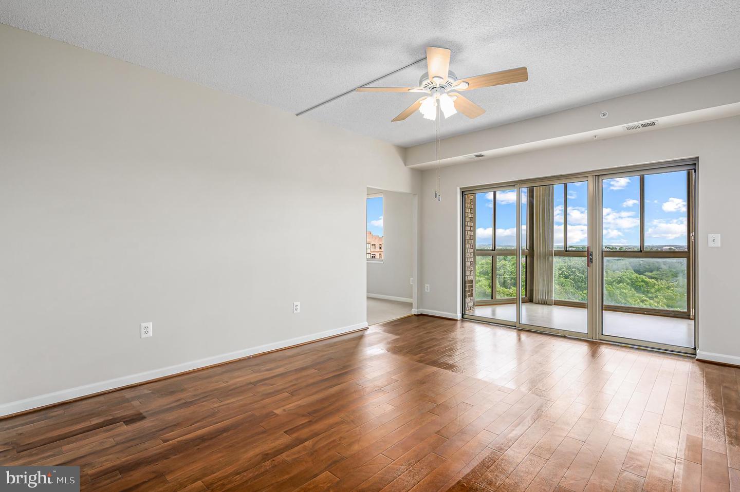 19375 CYPRESS RIDGE TER #906, LEESBURG, Virginia 20176, 2 Bedrooms Bedrooms, ,2 BathroomsBathrooms,Residential,For sale,19375 CYPRESS RIDGE TER #906,VALO2091756 MLS # VALO2091756