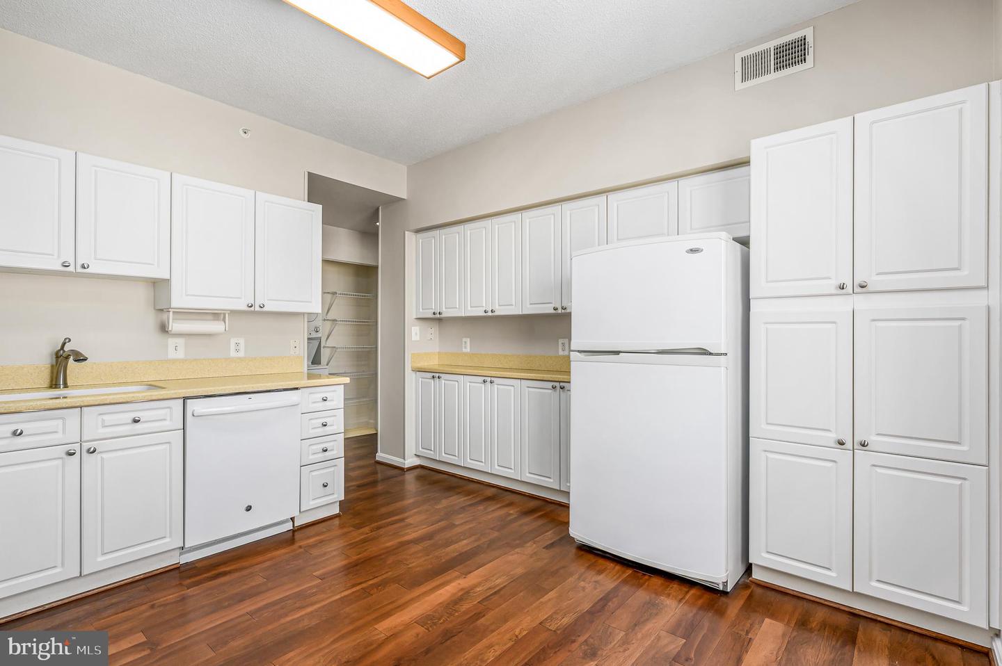 19375 CYPRESS RIDGE TER #906, LEESBURG, Virginia 20176, 2 Bedrooms Bedrooms, ,2 BathroomsBathrooms,Residential,For sale,19375 CYPRESS RIDGE TER #906,VALO2091756 MLS # VALO2091756