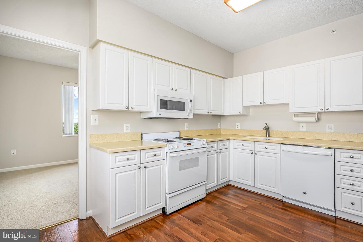 19375 CYPRESS RIDGE TER #906, LEESBURG, Virginia 20176, 2 Bedrooms Bedrooms, ,2 BathroomsBathrooms,Residential,For sale,19375 CYPRESS RIDGE TER #906,VALO2091756 MLS # VALO2091756
