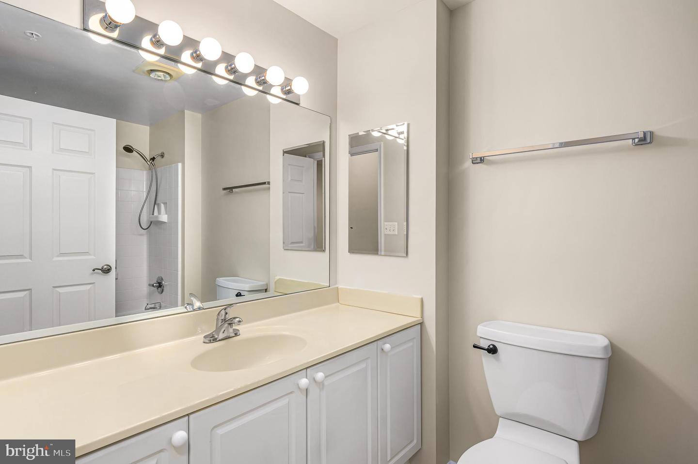 19375 CYPRESS RIDGE TER #906, LEESBURG, Virginia 20176, 2 Bedrooms Bedrooms, ,2 BathroomsBathrooms,Residential,For sale,19375 CYPRESS RIDGE TER #906,VALO2091756 MLS # VALO2091756