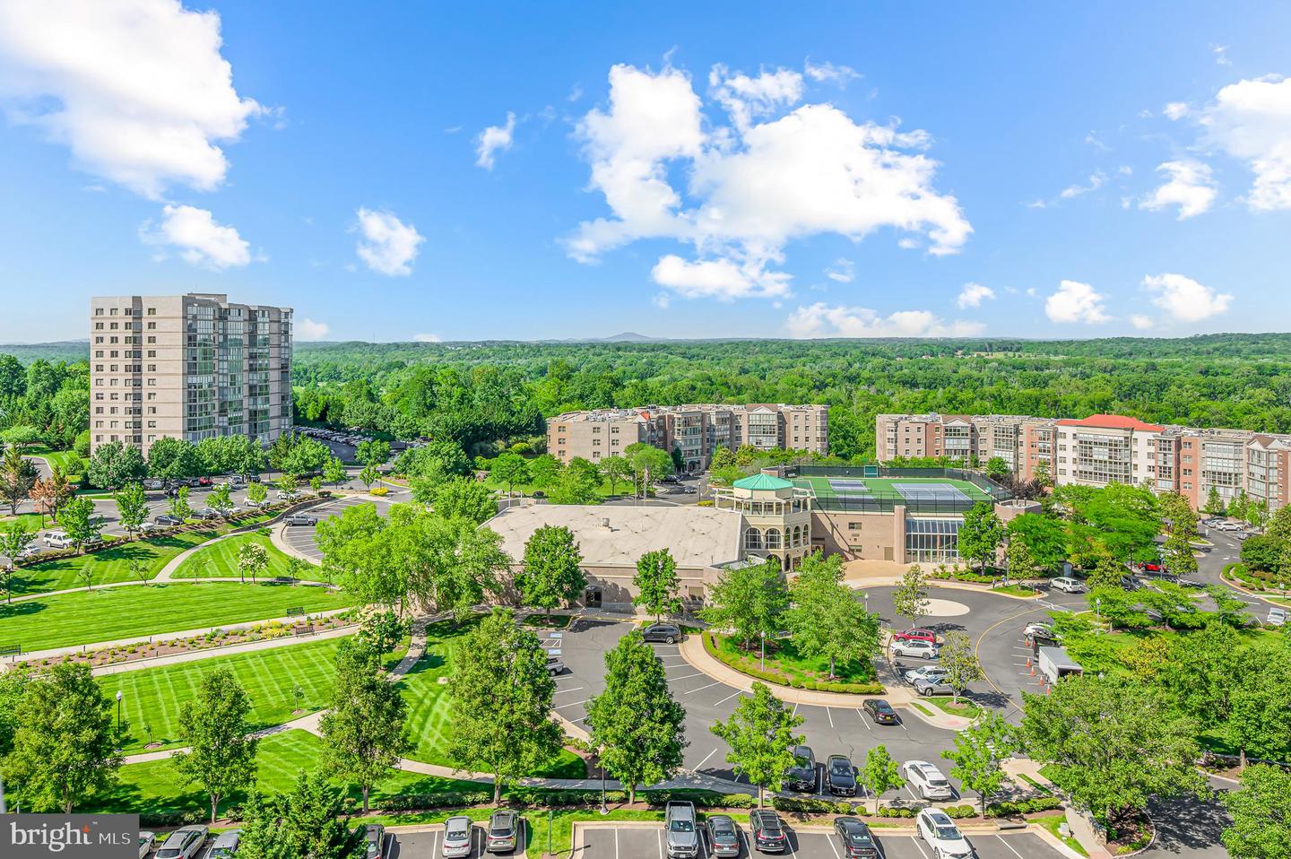 19375 CYPRESS RIDGE TER #906, LEESBURG, Virginia 20176, 2 Bedrooms Bedrooms, ,2 BathroomsBathrooms,Residential,For sale,19375 CYPRESS RIDGE TER #906,VALO2091756 MLS # VALO2091756