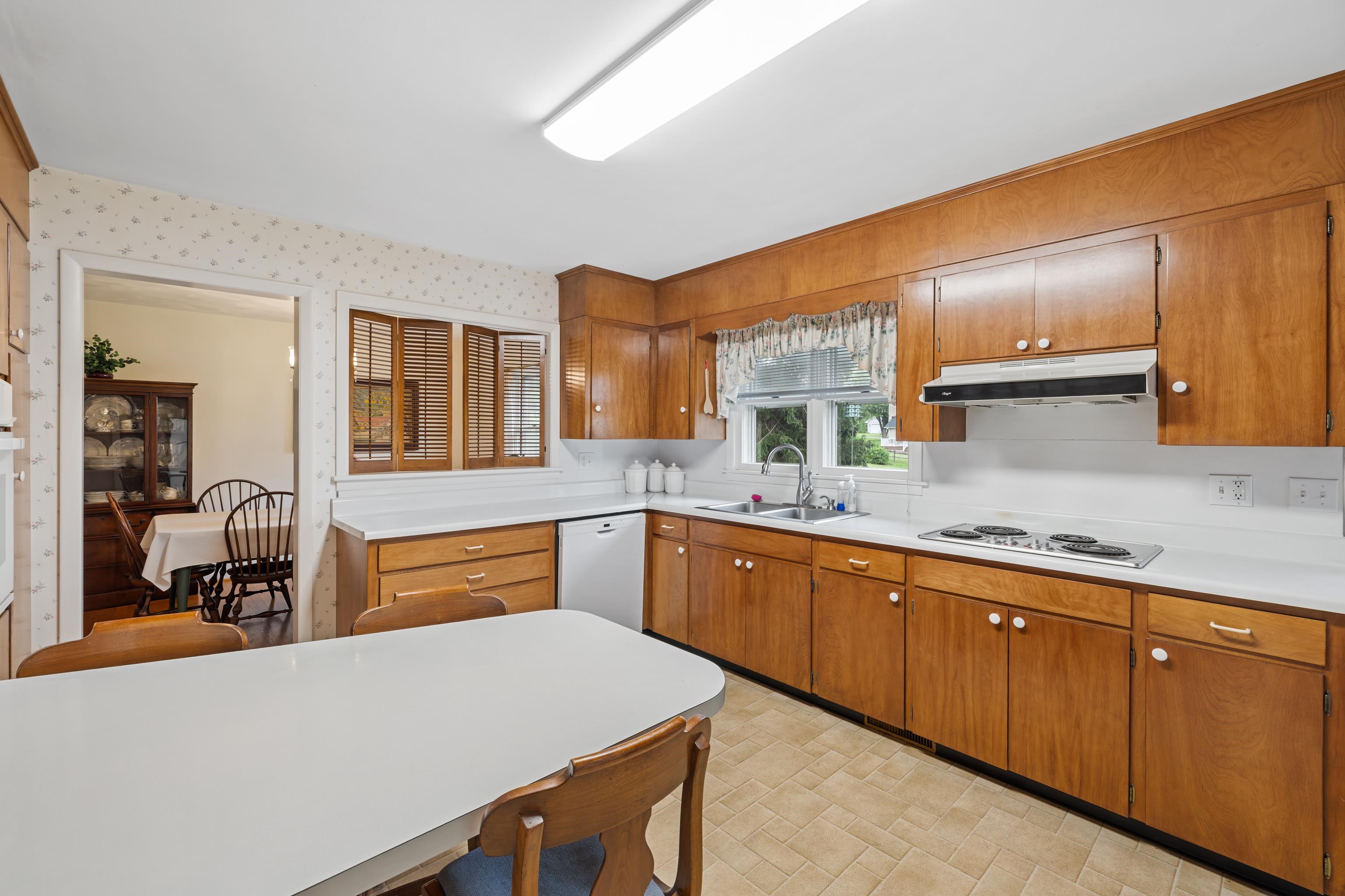 736 HILLVIEW DR, DAYTON, Virginia 22821, 3 Bedrooms Bedrooms, ,2 BathroomsBathrooms,Residential,736 HILLVIEW DR,664772 MLS # 664772