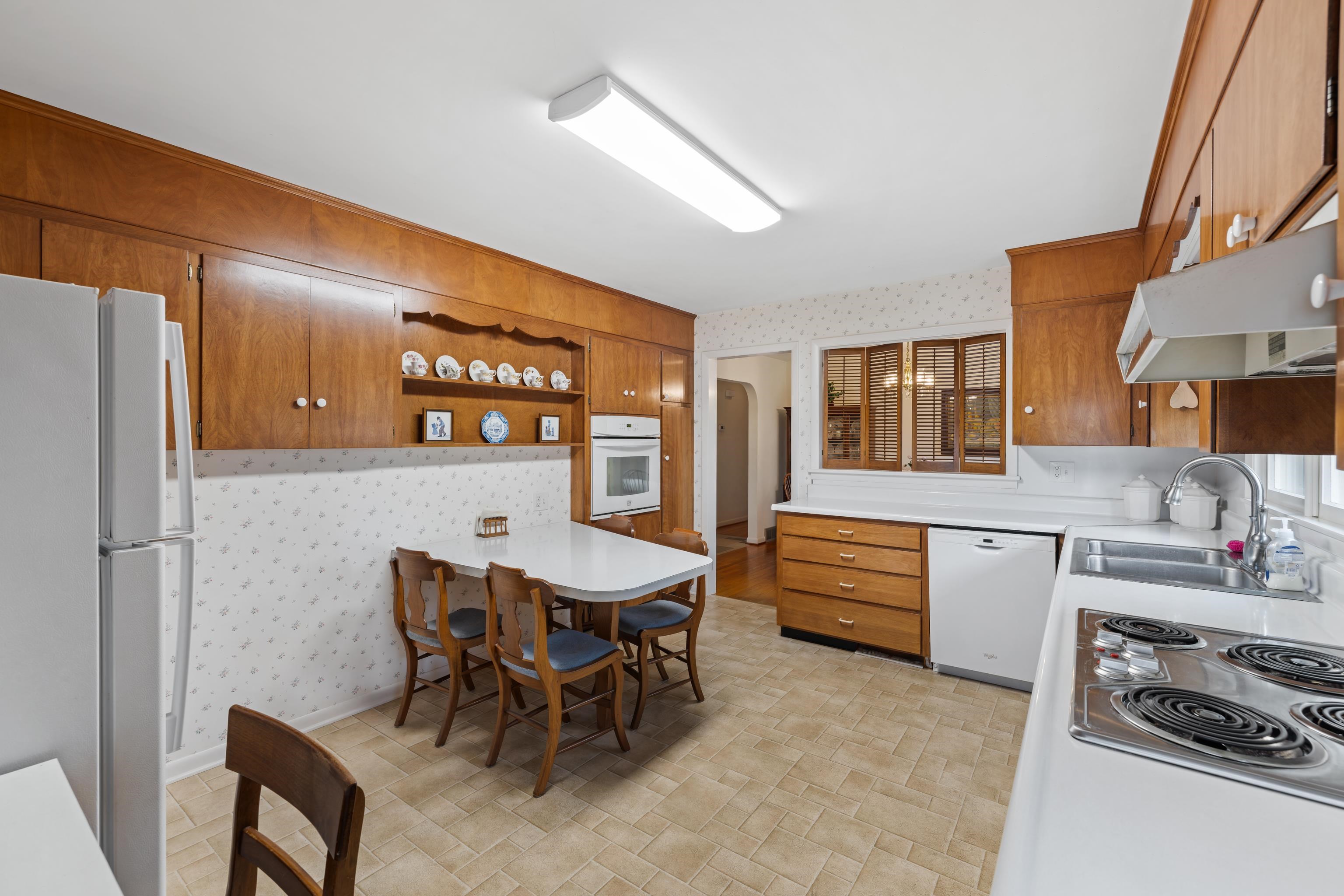 736 HILLVIEW DR, DAYTON, Virginia 22821, 3 Bedrooms Bedrooms, ,2 BathroomsBathrooms,Residential,736 HILLVIEW DR,664772 MLS # 664772