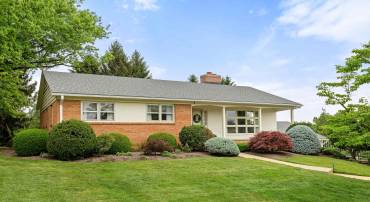 736 HILLVIEW DR, DAYTON, Virginia 22821, 3 Bedrooms Bedrooms, ,2 BathroomsBathrooms,Residential,736 HILLVIEW DR,664772 MLS # 664772