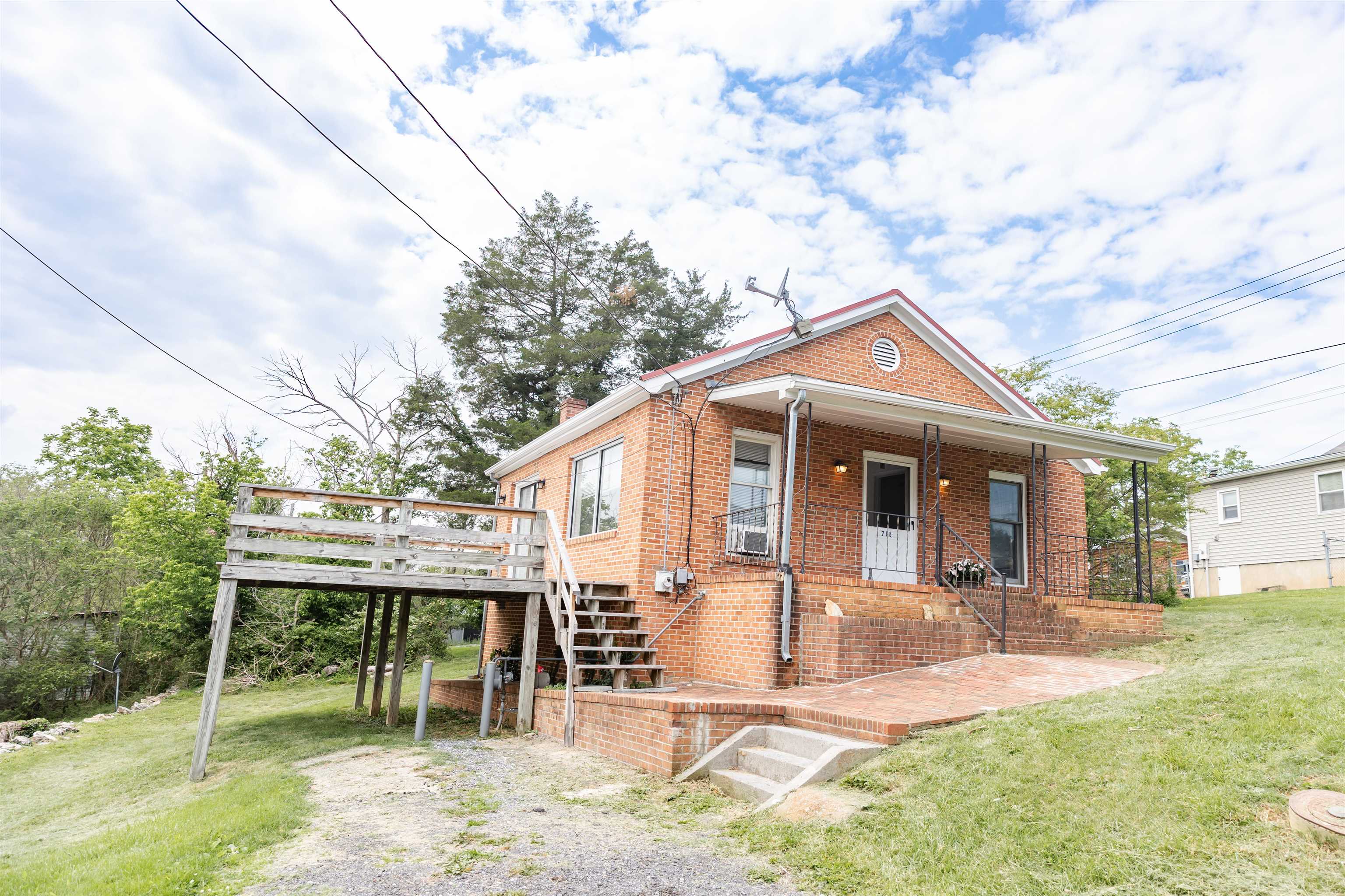 708 MCCORKLE DR, LEXINGTON, Virginia 24450, 2 Bedrooms Bedrooms, ,1 BathroomBathrooms,Residential,708 MCCORKLE DR,664773 MLS # 664773