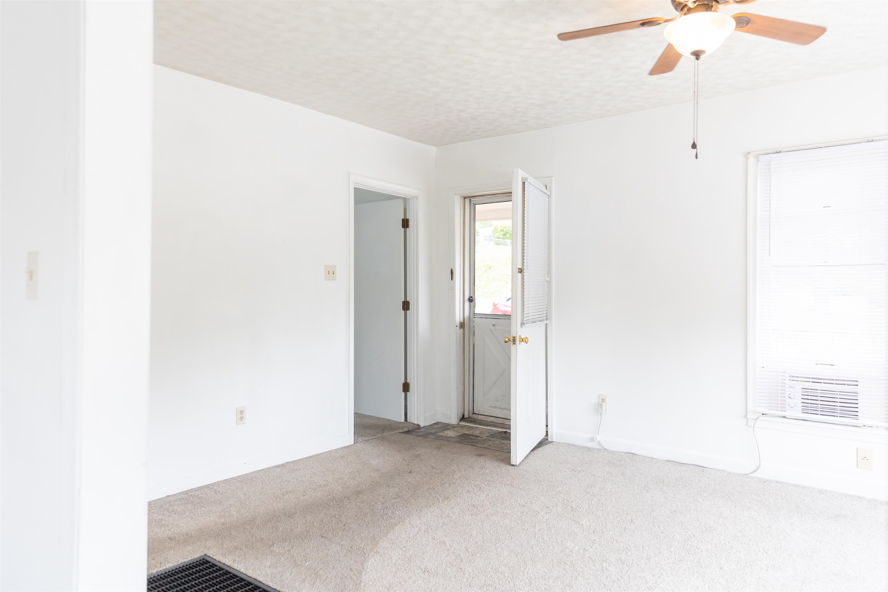 708 MCCORKLE DR, LEXINGTON, Virginia 24450, 2 Bedrooms Bedrooms, ,1 BathroomBathrooms,Residential,708 MCCORKLE DR,664773 MLS # 664773