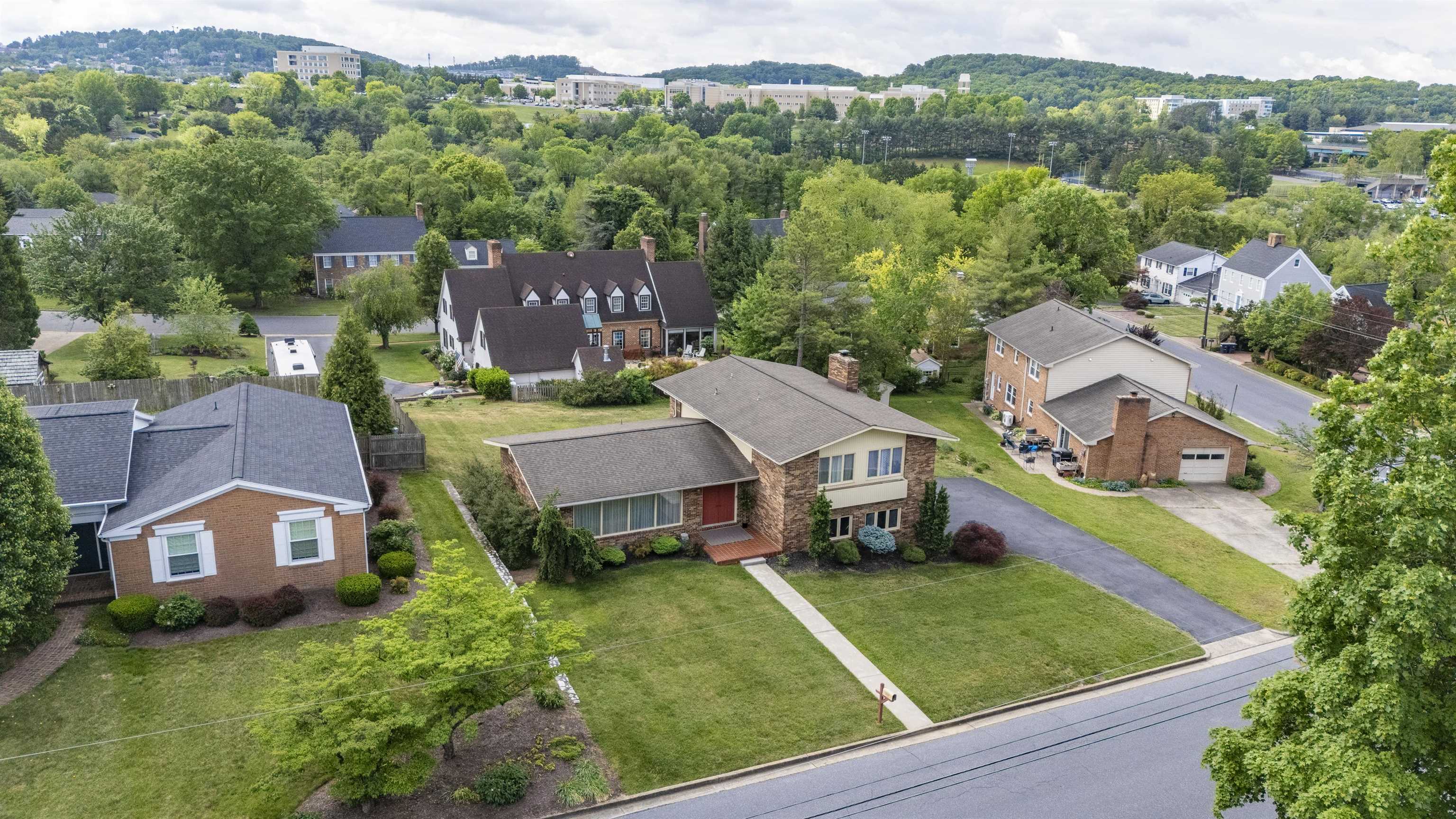 480 PRESTON DR, HARRISONBURG, Virginia 22801, 4 Bedrooms Bedrooms, ,2 BathroomsBathrooms,Residential,480 PRESTON DR,664774 MLS # 664774