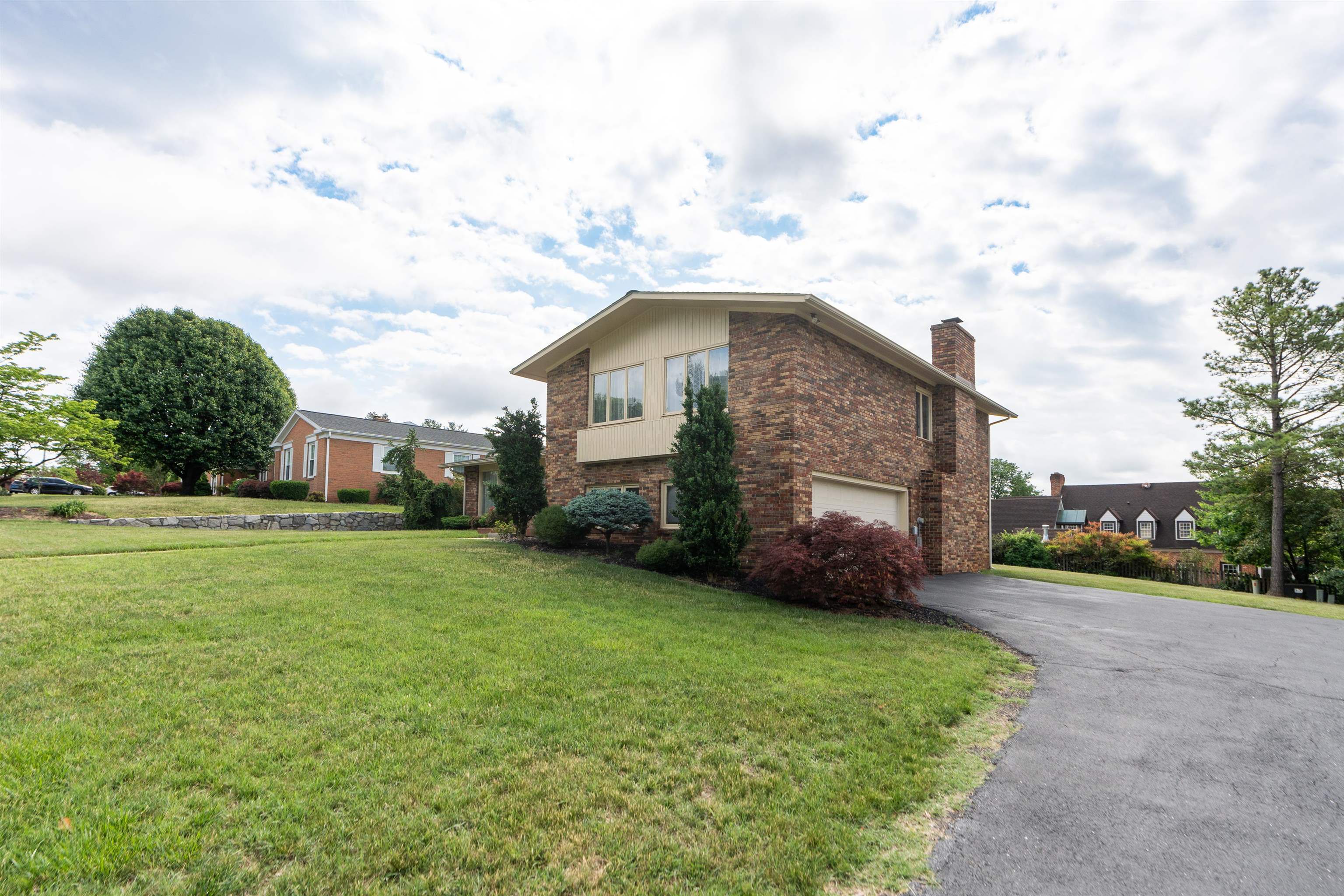 480 PRESTON DR, HARRISONBURG, Virginia 22801, 4 Bedrooms Bedrooms, ,2 BathroomsBathrooms,Residential,480 PRESTON DR,664774 MLS # 664774