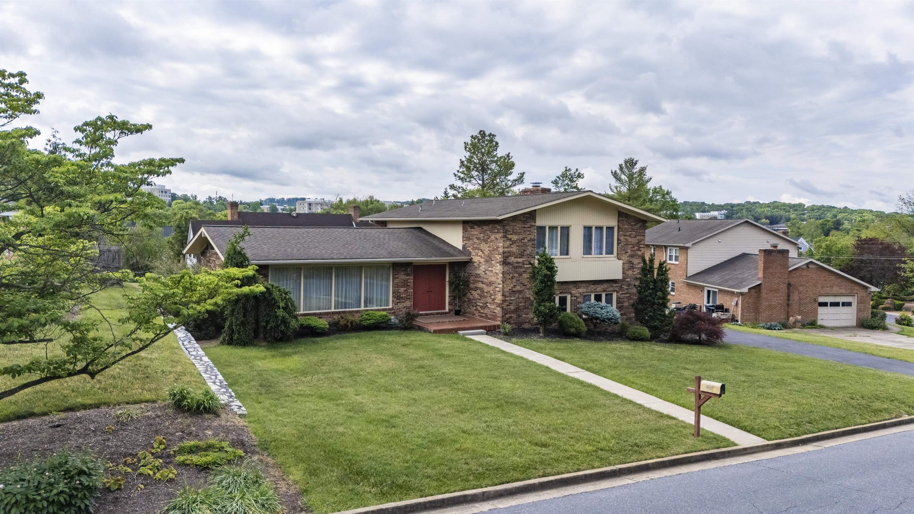 480 PRESTON DR, HARRISONBURG, Virginia 22801, 4 Bedrooms Bedrooms, ,2 BathroomsBathrooms,Residential,480 PRESTON DR,664774 MLS # 664774