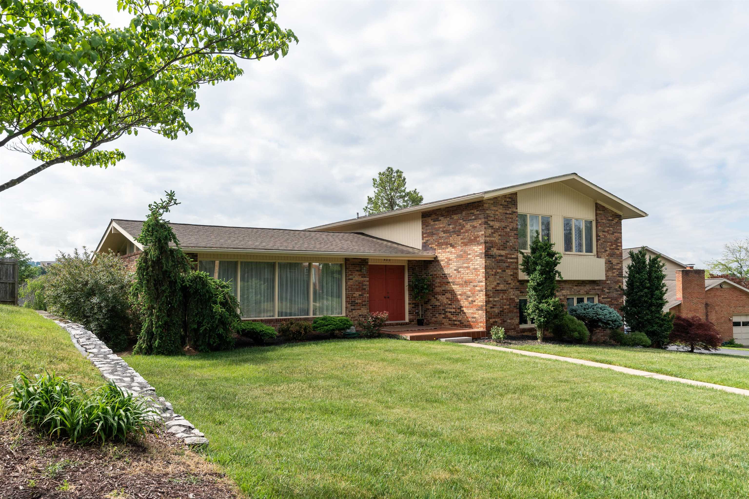 480 PRESTON DR, HARRISONBURG, Virginia 22801, 4 Bedrooms Bedrooms, ,2 BathroomsBathrooms,Residential,480 PRESTON DR,664774 MLS # 664774