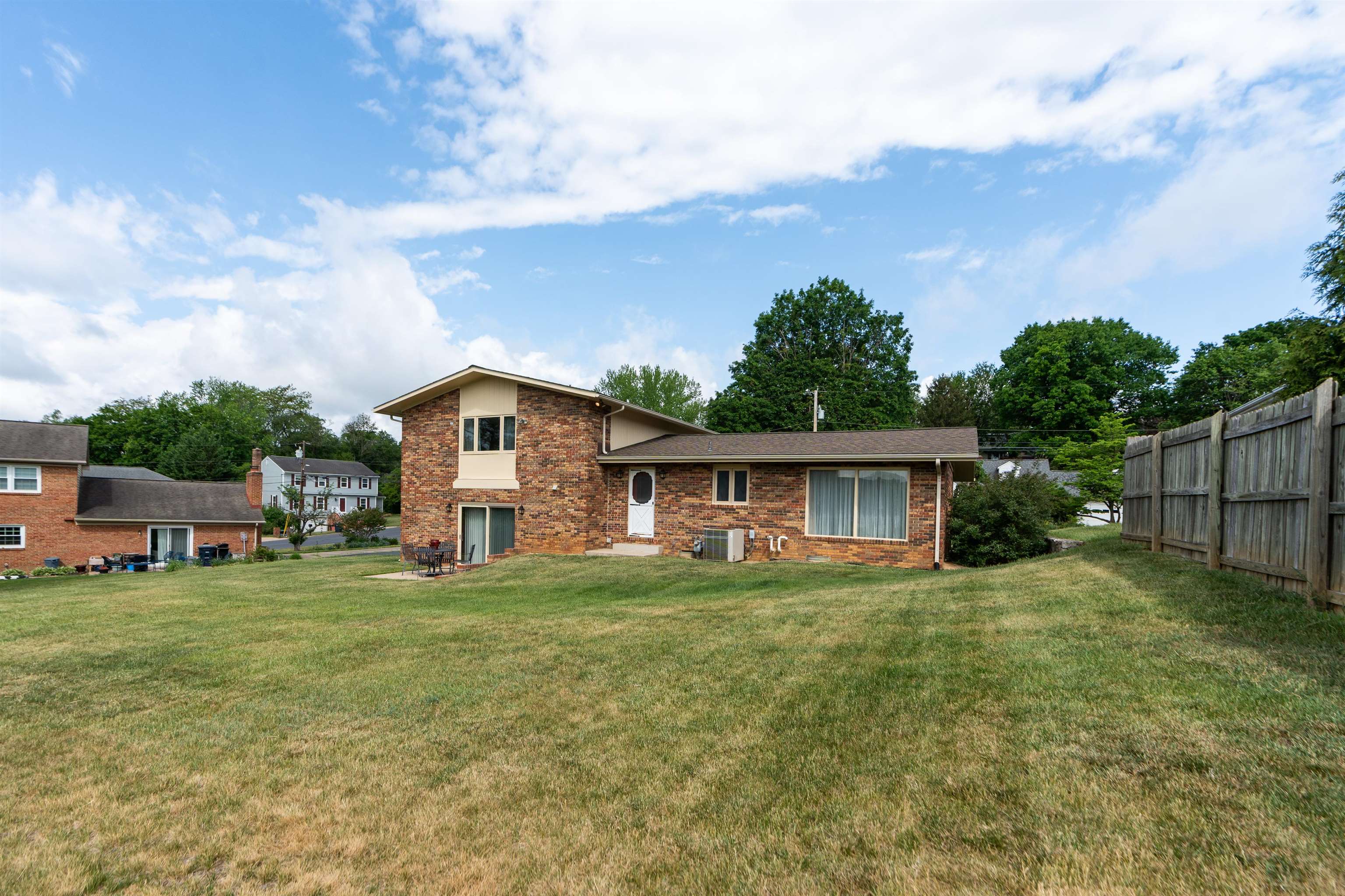 480 PRESTON DR, HARRISONBURG, Virginia 22801, 4 Bedrooms Bedrooms, ,2 BathroomsBathrooms,Residential,480 PRESTON DR,664774 MLS # 664774