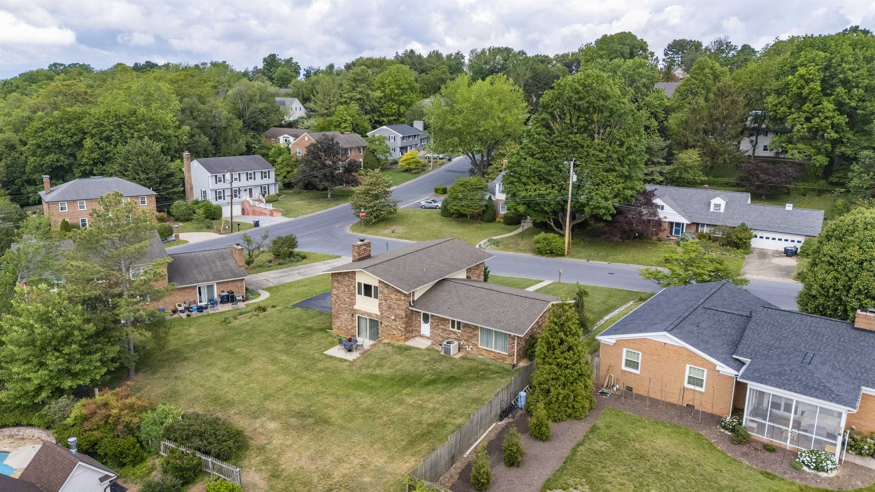480 PRESTON DR, HARRISONBURG, Virginia 22801, 4 Bedrooms Bedrooms, ,2 BathroomsBathrooms,Residential,480 PRESTON DR,664774 MLS # 664774