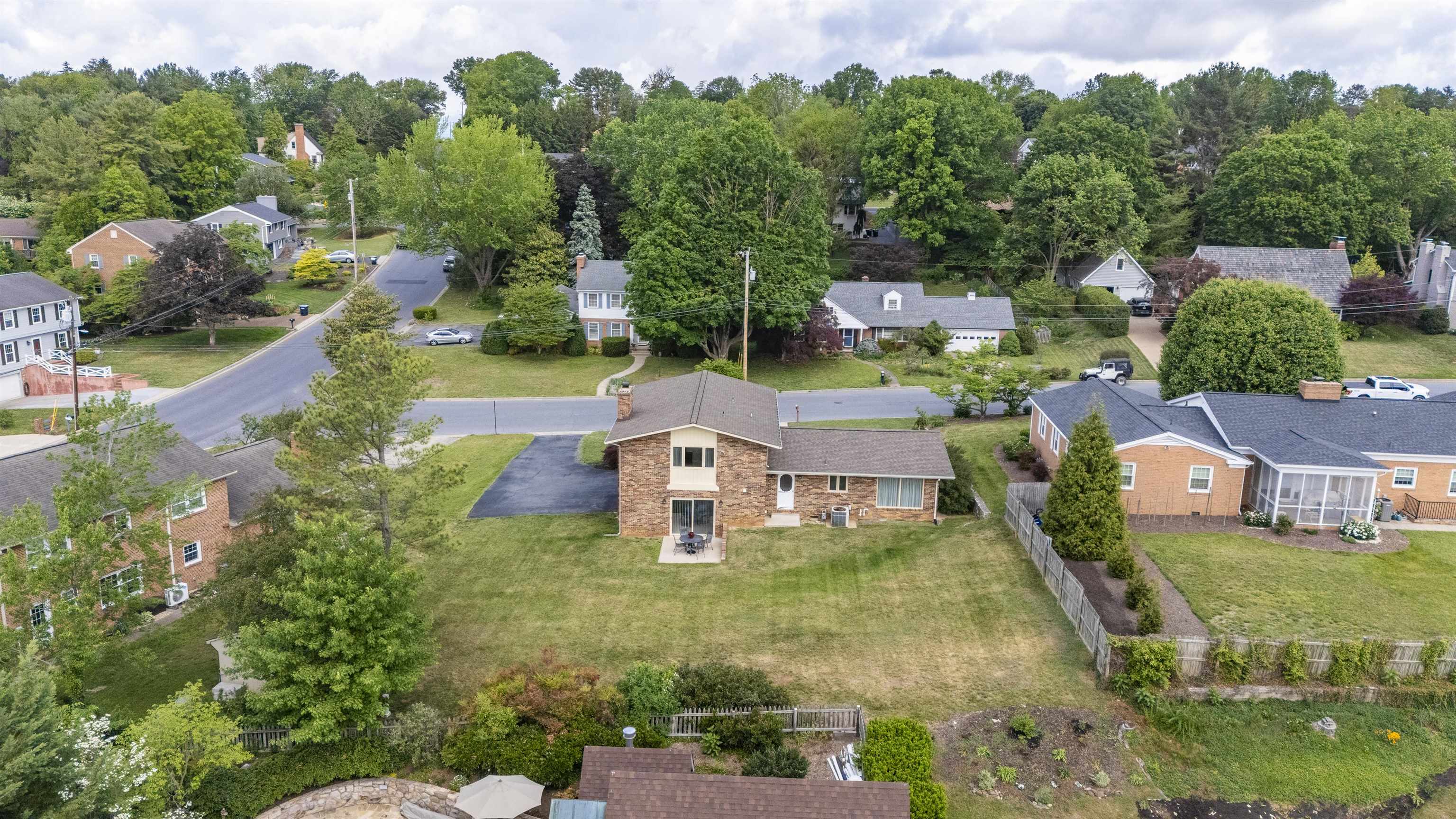480 PRESTON DR, HARRISONBURG, Virginia 22801, 4 Bedrooms Bedrooms, ,2 BathroomsBathrooms,Residential,480 PRESTON DR,664774 MLS # 664774