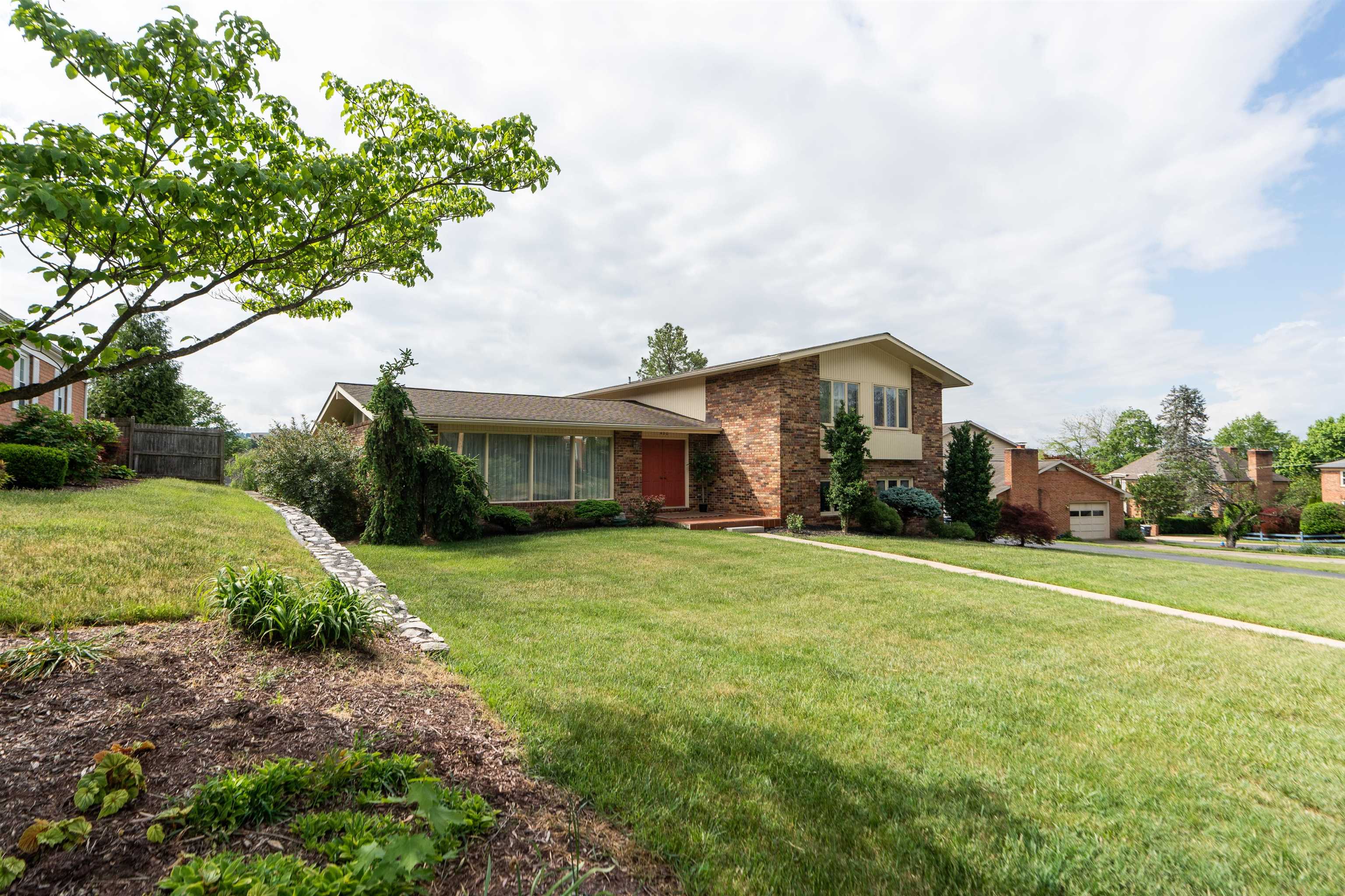 480 PRESTON DR, HARRISONBURG, Virginia 22801, 4 Bedrooms Bedrooms, ,2 BathroomsBathrooms,Residential,480 PRESTON DR,664774 MLS # 664774