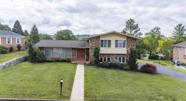 480 PRESTON DR, HARRISONBURG, Virginia 22801, 4 Bedrooms Bedrooms, ,2 BathroomsBathrooms,Residential,480 PRESTON DR,664774 MLS # 664774