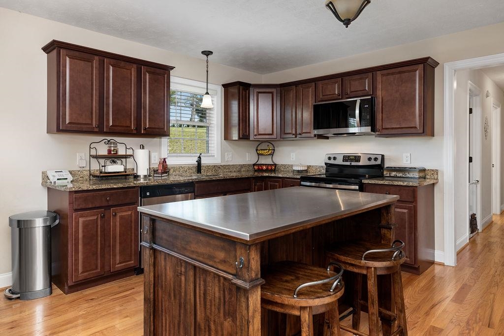 15 DEVONSHIRE CT, FISHERSVILLE, Virginia 22939, 4 Bedrooms Bedrooms, ,3 BathroomsBathrooms,Residential,15 DEVONSHIRE CT,664787 MLS # 664787