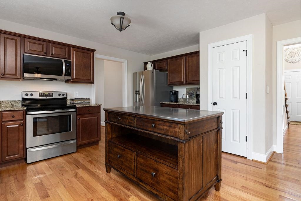 15 DEVONSHIRE CT, FISHERSVILLE, Virginia 22939, 4 Bedrooms Bedrooms, ,3 BathroomsBathrooms,Residential,15 DEVONSHIRE CT,664787 MLS # 664787