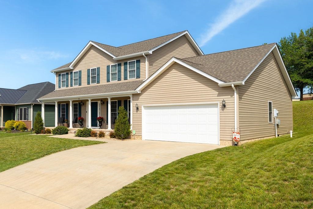 15 DEVONSHIRE CT, FISHERSVILLE, Virginia 22939, 4 Bedrooms Bedrooms, ,3 BathroomsBathrooms,Residential,15 DEVONSHIRE CT,664787 MLS # 664787