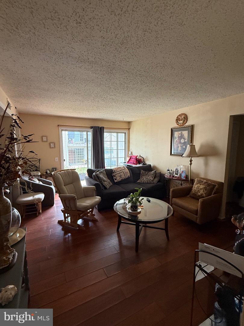 114 FORT EVANS RD SE #A, LEESBURG, Virginia 20175, 2 Bedrooms Bedrooms, ,2 BathroomsBathrooms,Residential,For sale,114 FORT EVANS RD SE #A,VALO2092360 MLS # VALO2092360