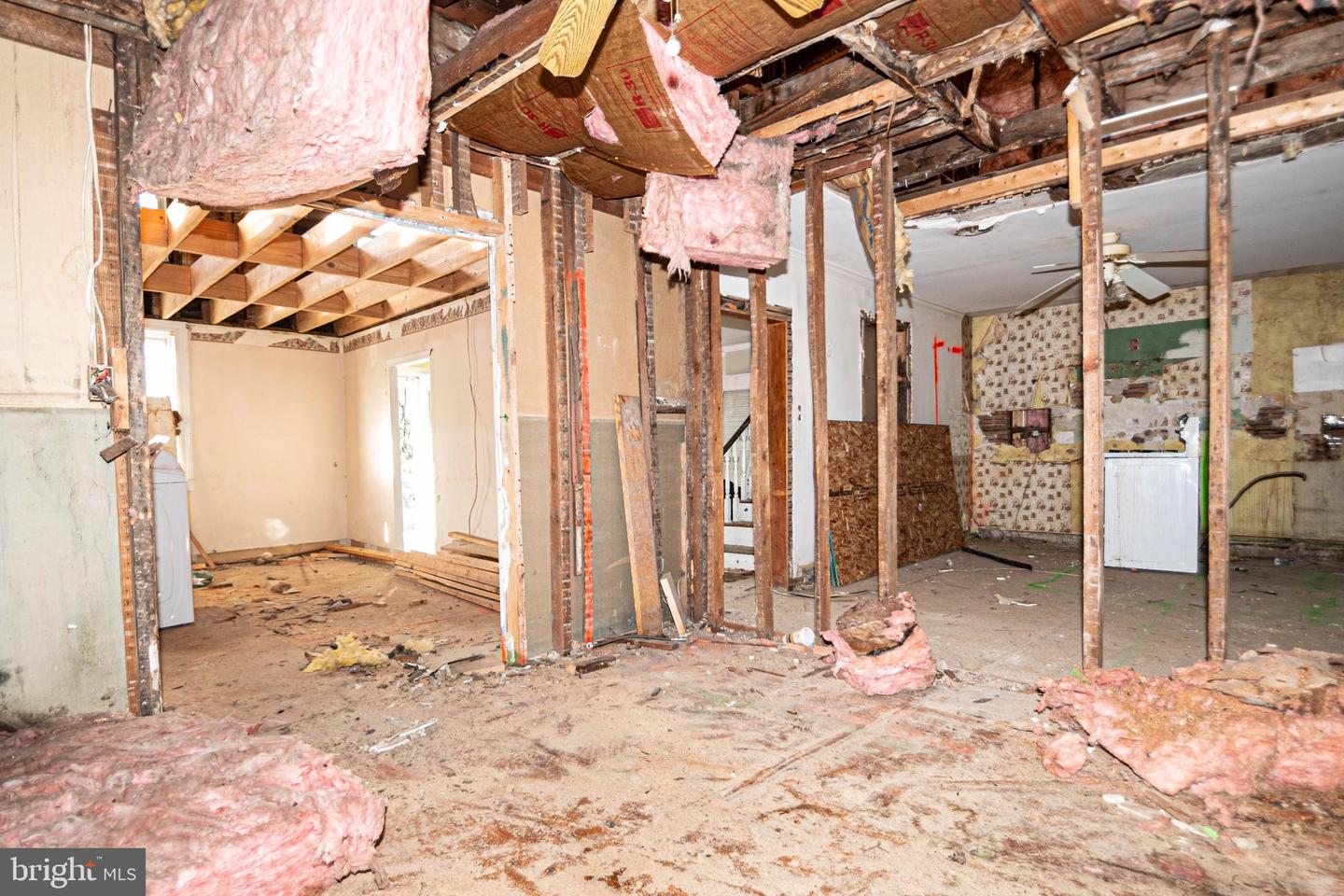 16 W CLIFFORD ST, WINCHESTER, Virginia 22601, 3 Bedrooms Bedrooms, ,2 BathroomsBathrooms,Residential,For sale,16 W CLIFFORD ST,VAWI2007522 MLS # VAWI2007522
