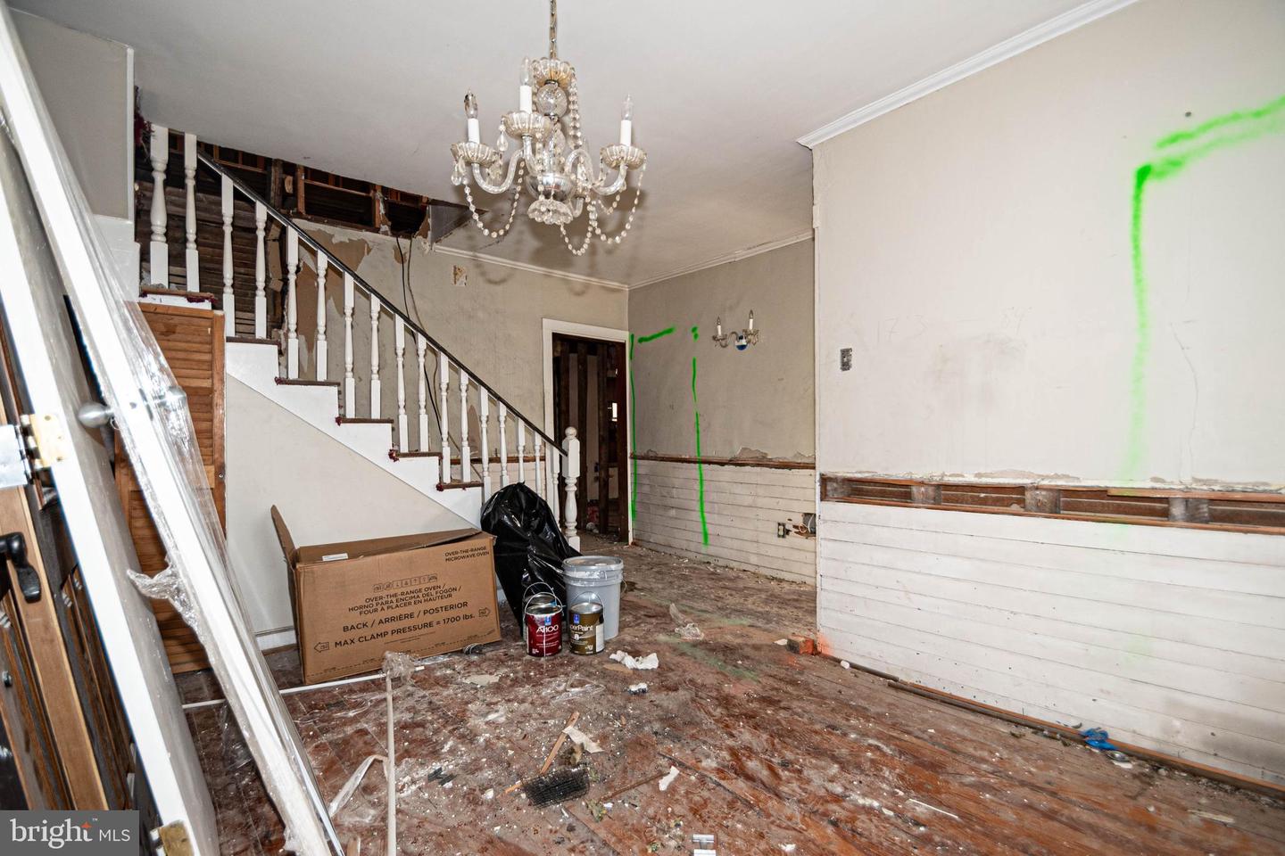 16 W CLIFFORD ST, WINCHESTER, Virginia 22601, 3 Bedrooms Bedrooms, ,2 BathroomsBathrooms,Residential,For sale,16 W CLIFFORD ST,VAWI2007522 MLS # VAWI2007522