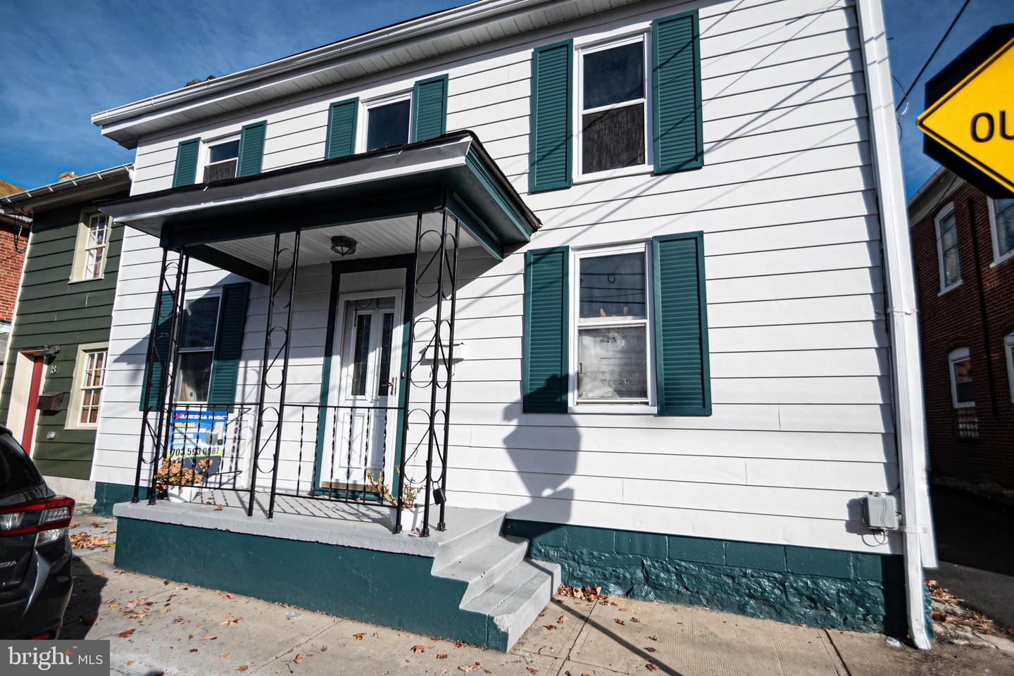 16 W CLIFFORD ST, WINCHESTER, Virginia 22601, 3 Bedrooms Bedrooms, ,2 BathroomsBathrooms,Residential,For sale,16 W CLIFFORD ST,VAWI2007522 MLS # VAWI2007522