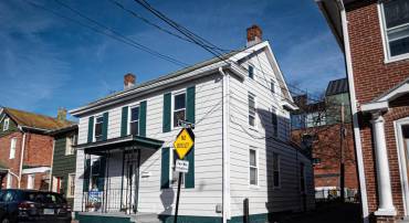 16 W CLIFFORD ST, WINCHESTER, Virginia 22601, 3 Bedrooms Bedrooms, ,2 BathroomsBathrooms,Residential,For sale,16 W CLIFFORD ST,VAWI2007522 MLS # VAWI2007522