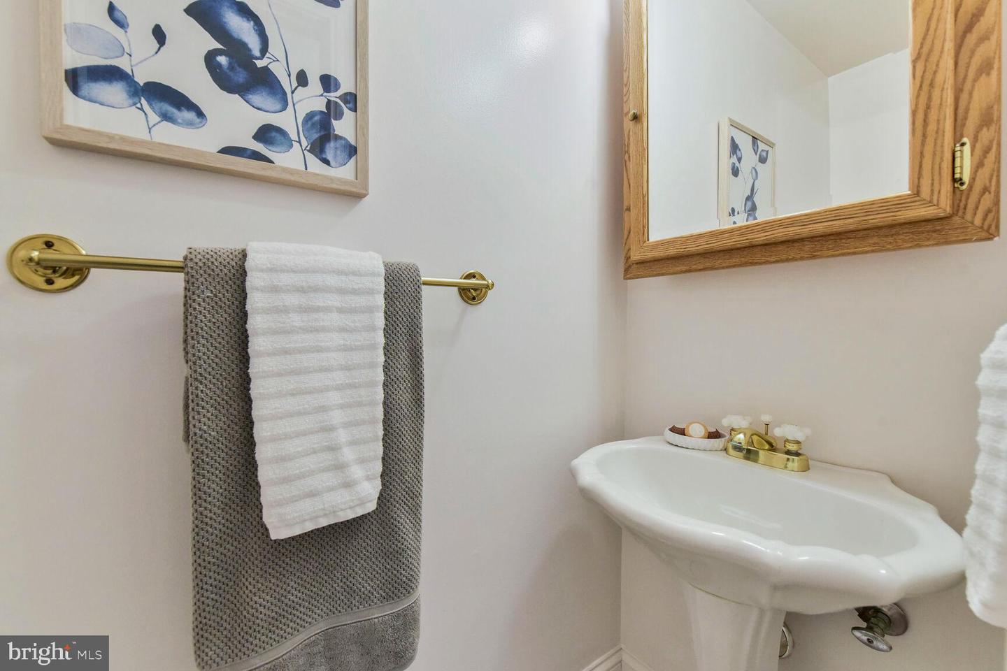 11856 SAINT TRINIANS CT, RESTON, Virginia 20191, 3 Bedrooms Bedrooms, ,2 BathroomsBathrooms,Residential,For sale,11856 SAINT TRINIANS CT,VAFX2236180 MLS # VAFX2236180