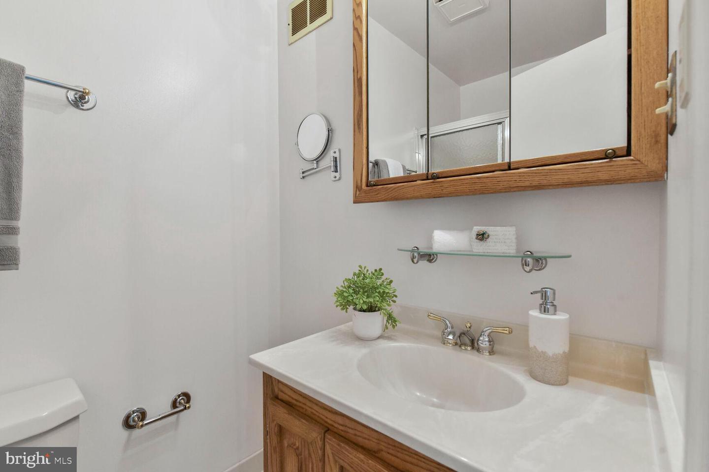 11856 SAINT TRINIANS CT, RESTON, Virginia 20191, 3 Bedrooms Bedrooms, ,2 BathroomsBathrooms,Residential,For sale,11856 SAINT TRINIANS CT,VAFX2236180 MLS # VAFX2236180