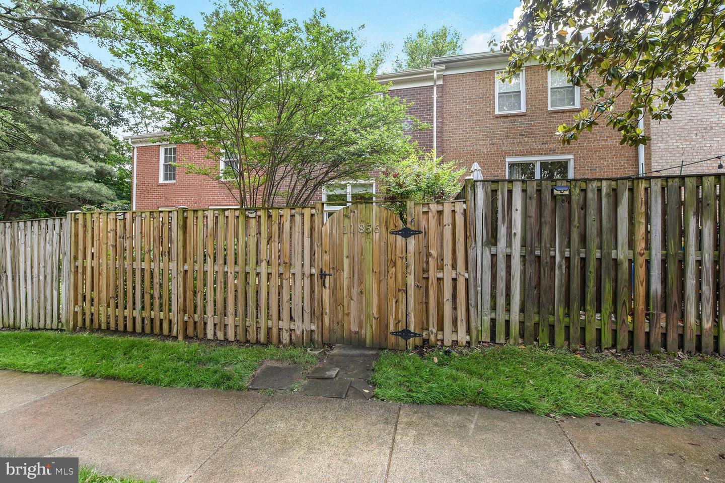 11856 SAINT TRINIANS CT, RESTON, Virginia 20191, 3 Bedrooms Bedrooms, ,2 BathroomsBathrooms,Residential,For sale,11856 SAINT TRINIANS CT,VAFX2236180 MLS # VAFX2236180