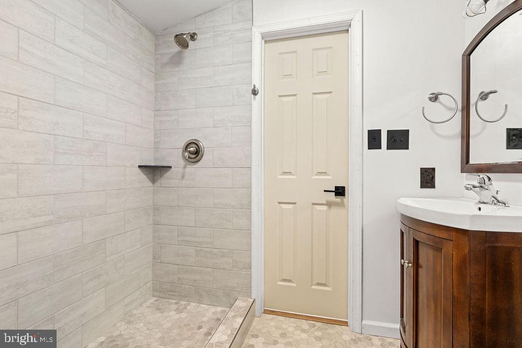 315 STRATFORD CIR, LOCUST GROVE, Virginia 22508, 3 Bedrooms Bedrooms, ,2 BathroomsBathrooms,Residential,For sale,315 STRATFORD CIR,VAOR2009666 MLS # VAOR2009666