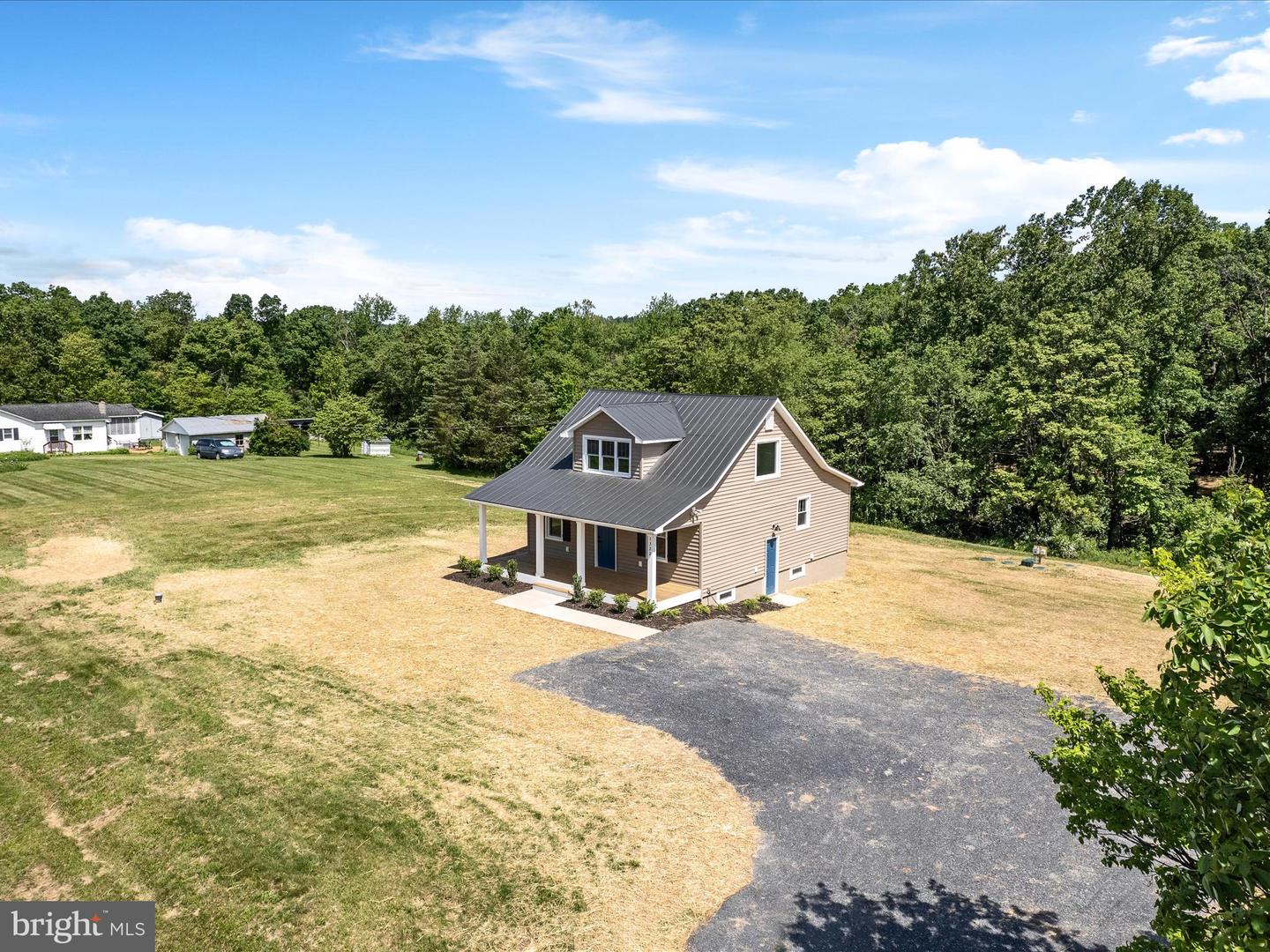 1322 BLOOMERY PIKE, CROSS JUNCTION, Virginia 22625, 3 Bedrooms Bedrooms, ,2 BathroomsBathrooms,Residential,For sale,1322 BLOOMERY PIKE,VAFV2034098 MLS # VAFV2034098